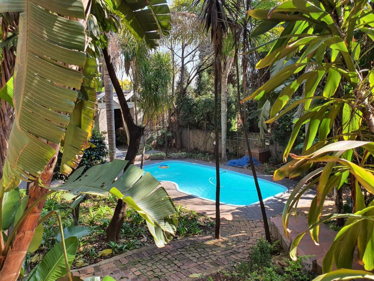 Waterhouse Guest Lodge - Indus Street Pretoria-Noord Esterno foto