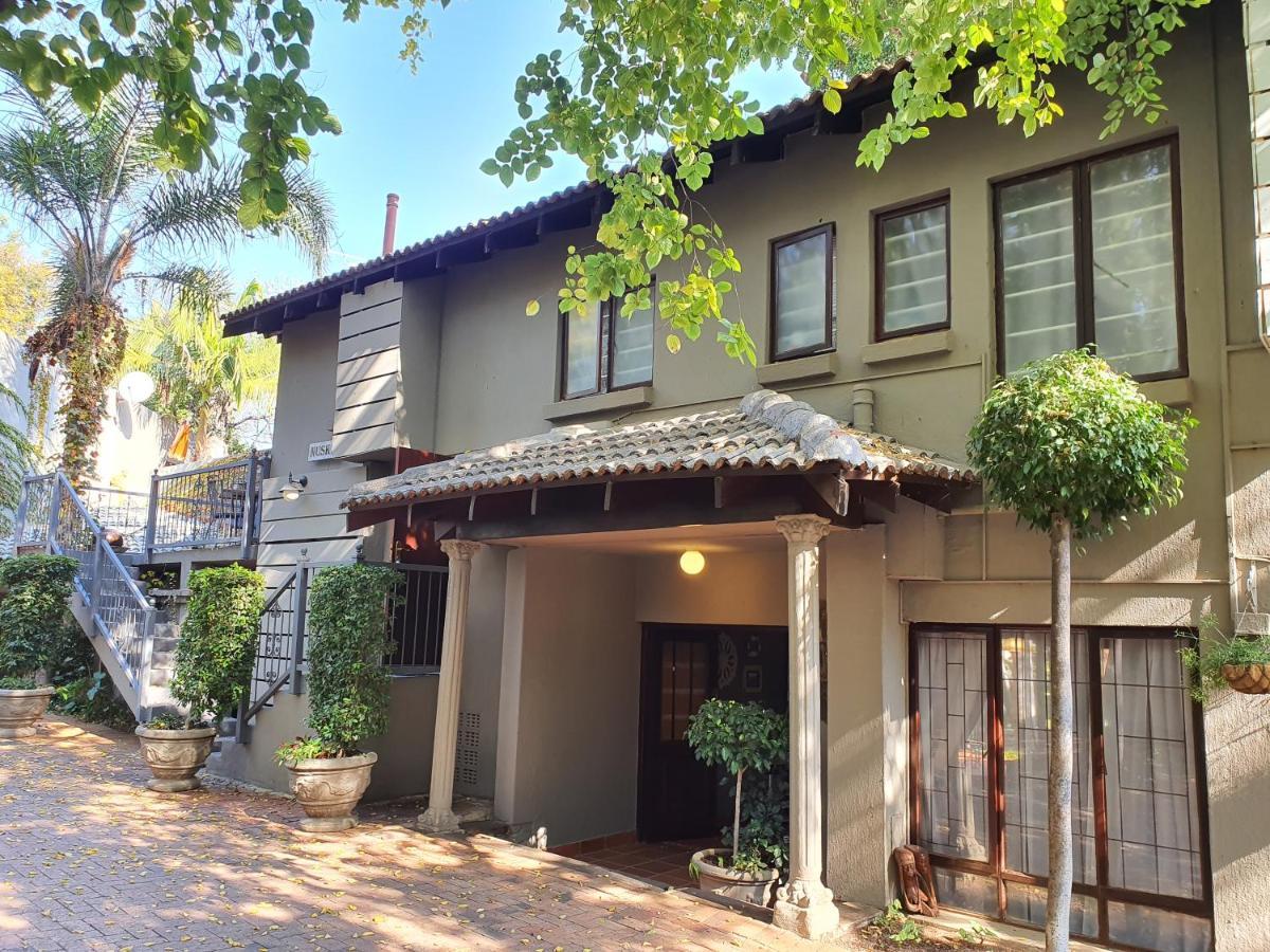 Waterhouse Guest Lodge - Indus Street Pretoria-Noord Esterno foto