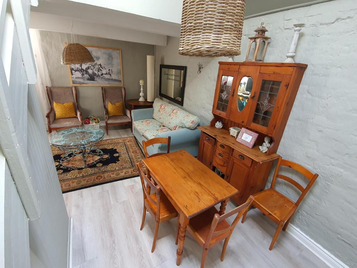 Waterhouse Guest Lodge - Indus Street Pretoria-Noord Esterno foto