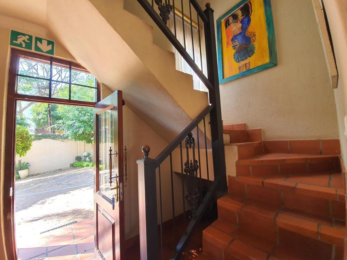Waterhouse Guest Lodge - Indus Street Pretoria-Noord Esterno foto