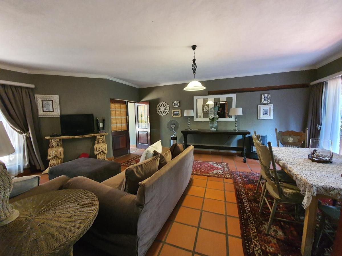 Waterhouse Guest Lodge - Indus Street Pretoria-Noord Esterno foto