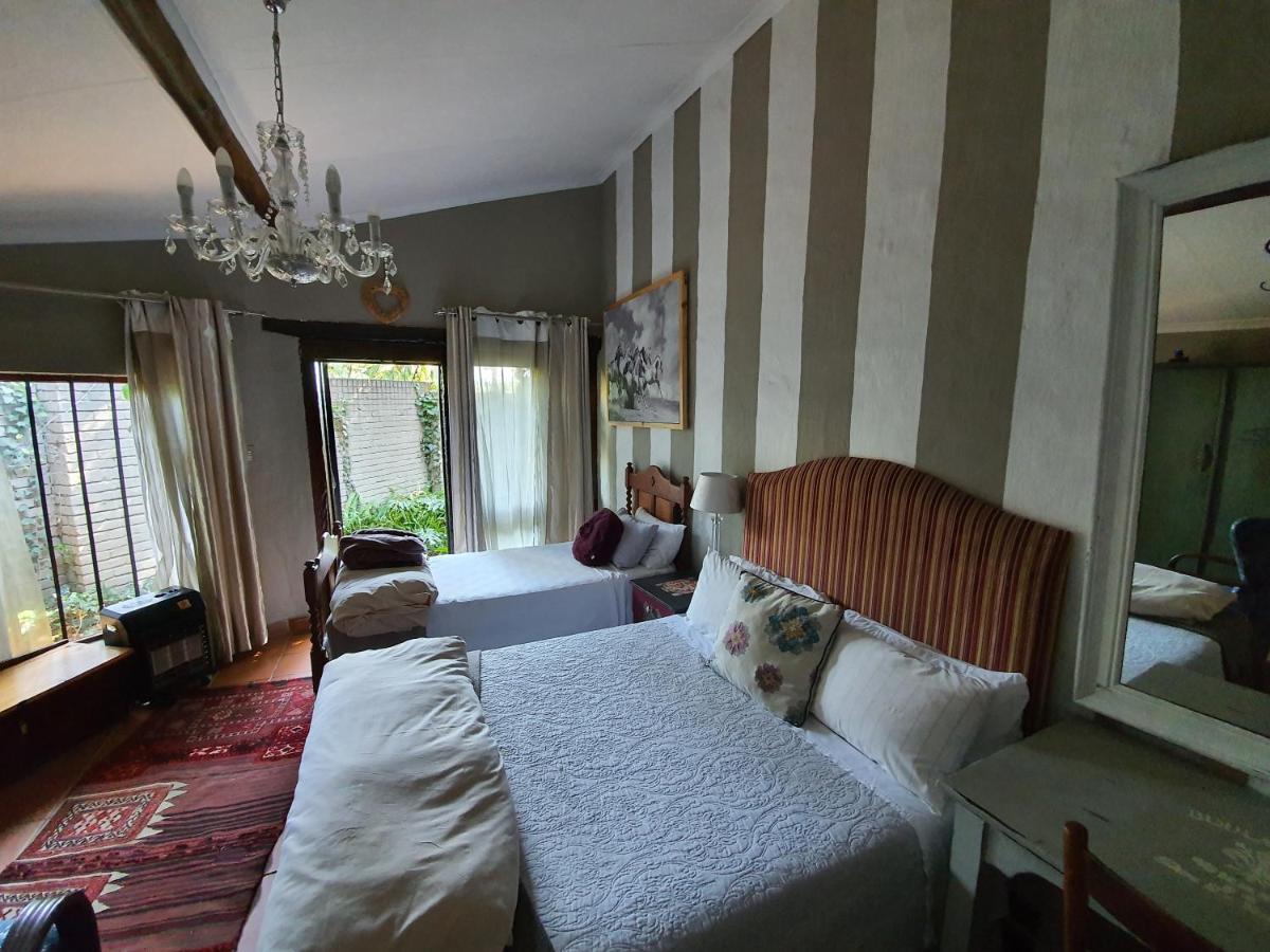 Waterhouse Guest Lodge - Indus Street Pretoria-Noord Esterno foto