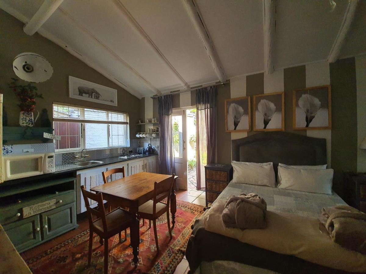 Waterhouse Guest Lodge - Indus Street Pretoria-Noord Esterno foto