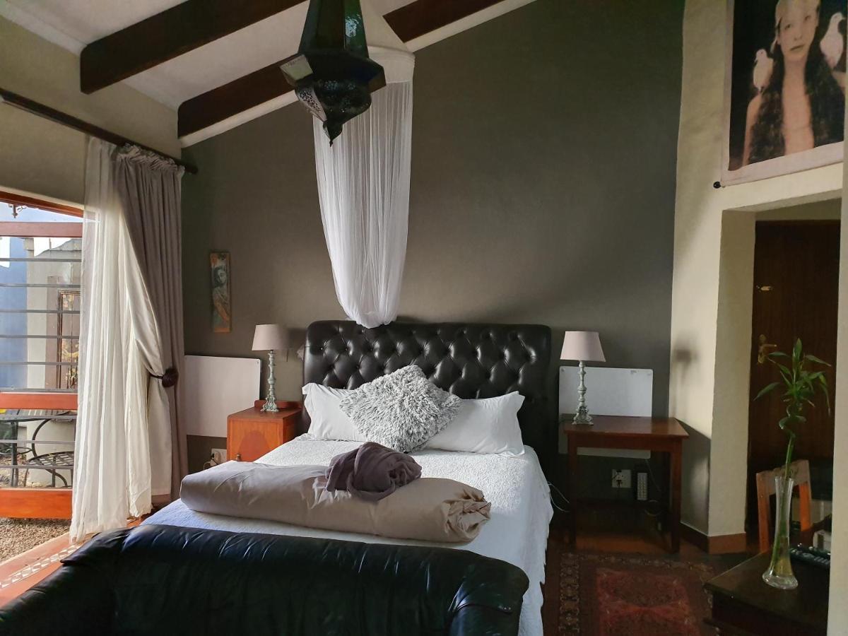 Waterhouse Guest Lodge - Indus Street Pretoria-Noord Esterno foto