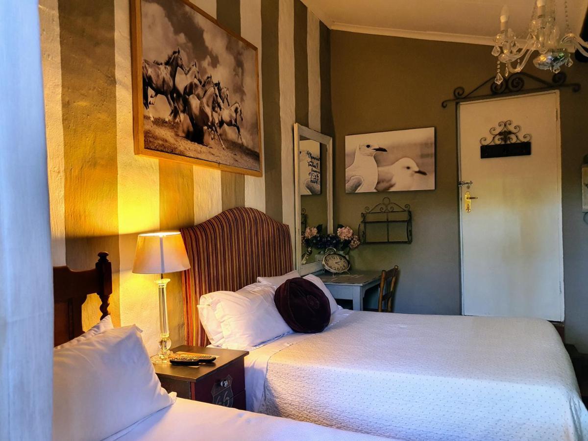 Waterhouse Guest Lodge - Indus Street Pretoria-Noord Esterno foto