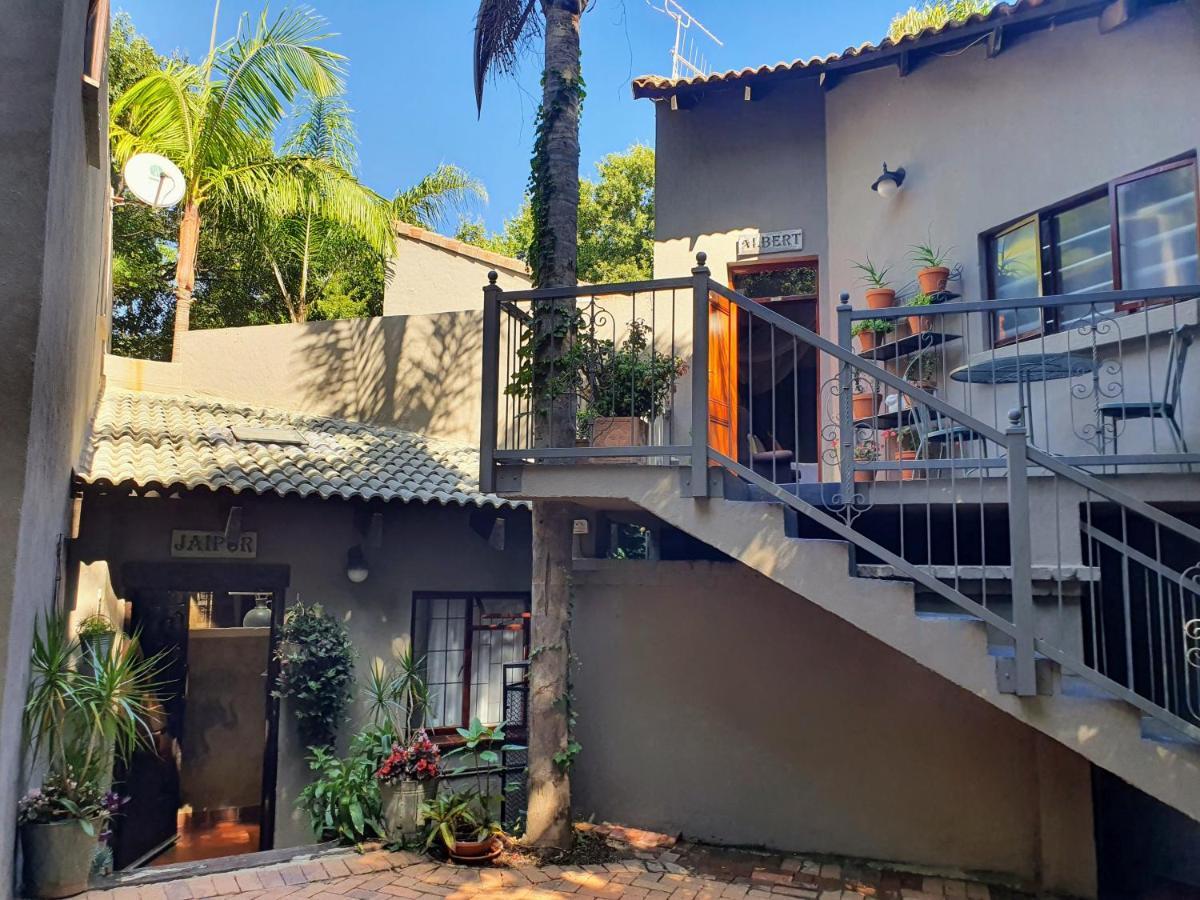 Waterhouse Guest Lodge - Indus Street Pretoria-Noord Esterno foto