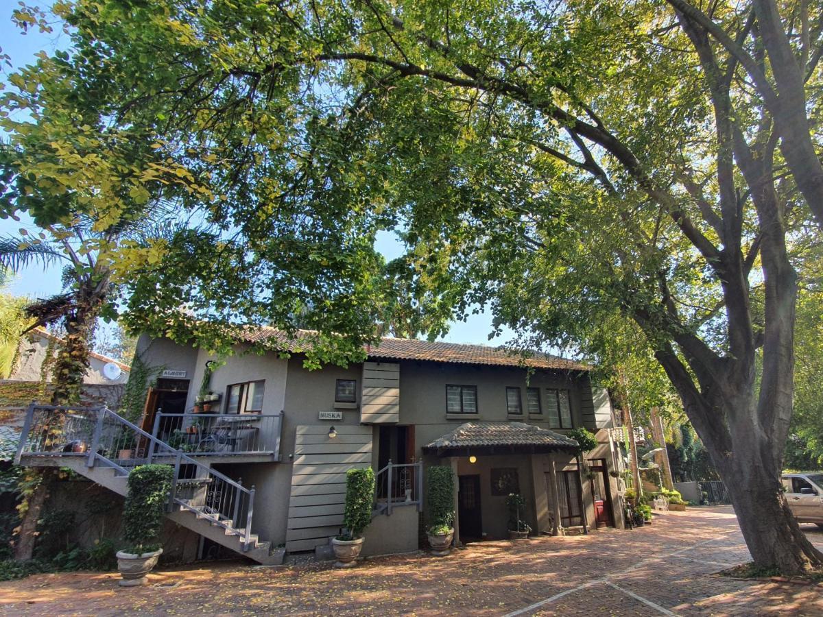 Waterhouse Guest Lodge - Indus Street Pretoria-Noord Esterno foto